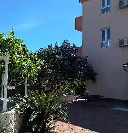 Villa Palas Apartments * Rogoznica