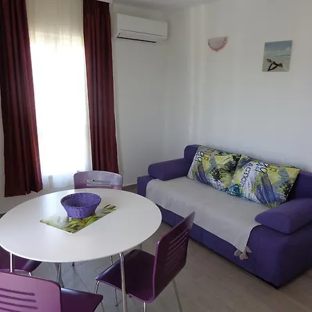 Villa Palas Apartments * Rogoznica