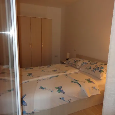 Villa Palas Apartments Apartman Rogoznica