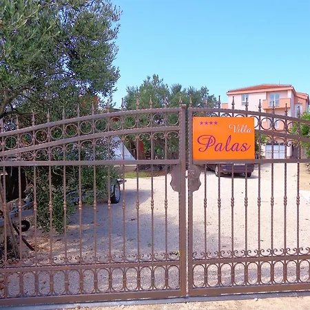 Villa Palas Apartments Apartman