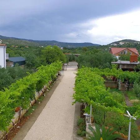 Villa Palas Apartments Rogoznica